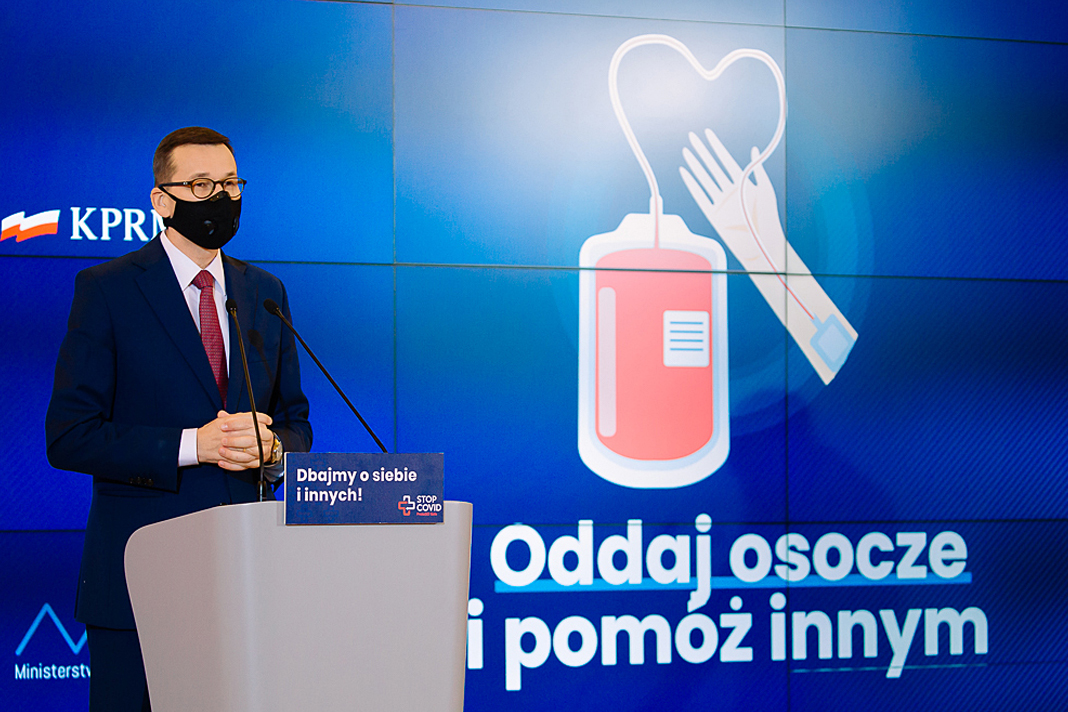 Premier Mateusz Morawiecki na konferencji o oddawaniu osocza zapowiada nowe podatki